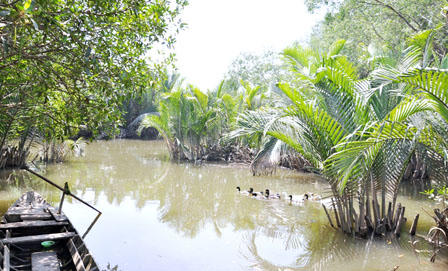 Phát hiện thi thể người đàn ông tại cầu Ông Tám